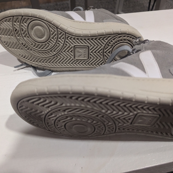 Size US 5 VEJA Roraima Suede Trainers - Oxford Grey/ white - Picture 7 of 10